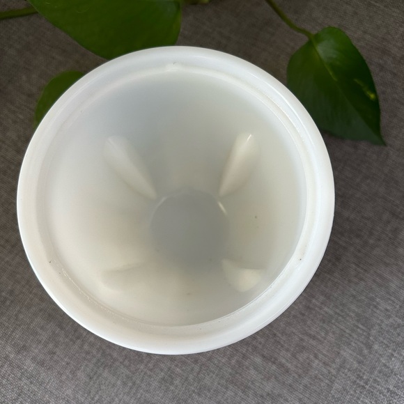 Vintage Milk Glass Measuring Bowl - Picture 3 of 7
